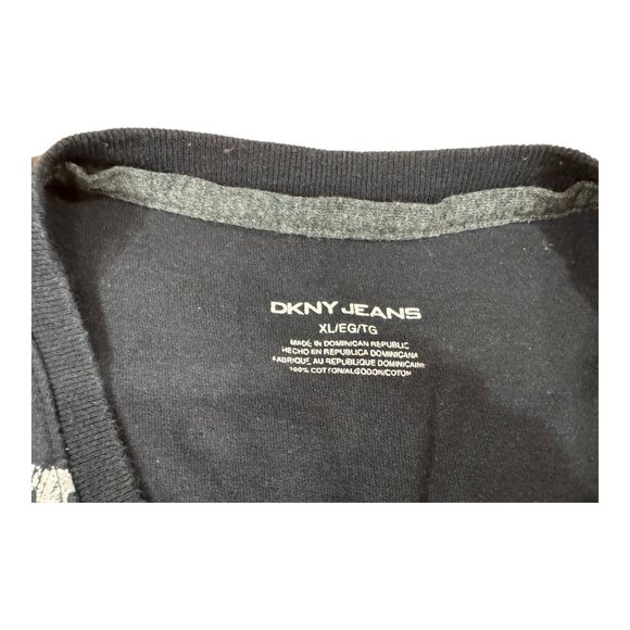 DKNY Jeans NYC Crest Graphic Tee XL Black Tribeca SoHo Village V-Neck - Picture 3 of 8